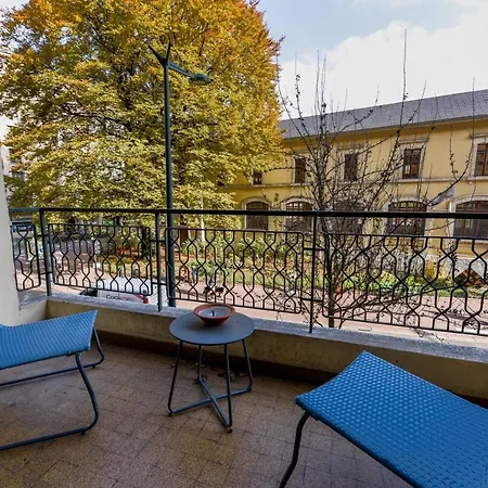 2 Au Coeur D'annecy Avec Terrasse * Аннесі